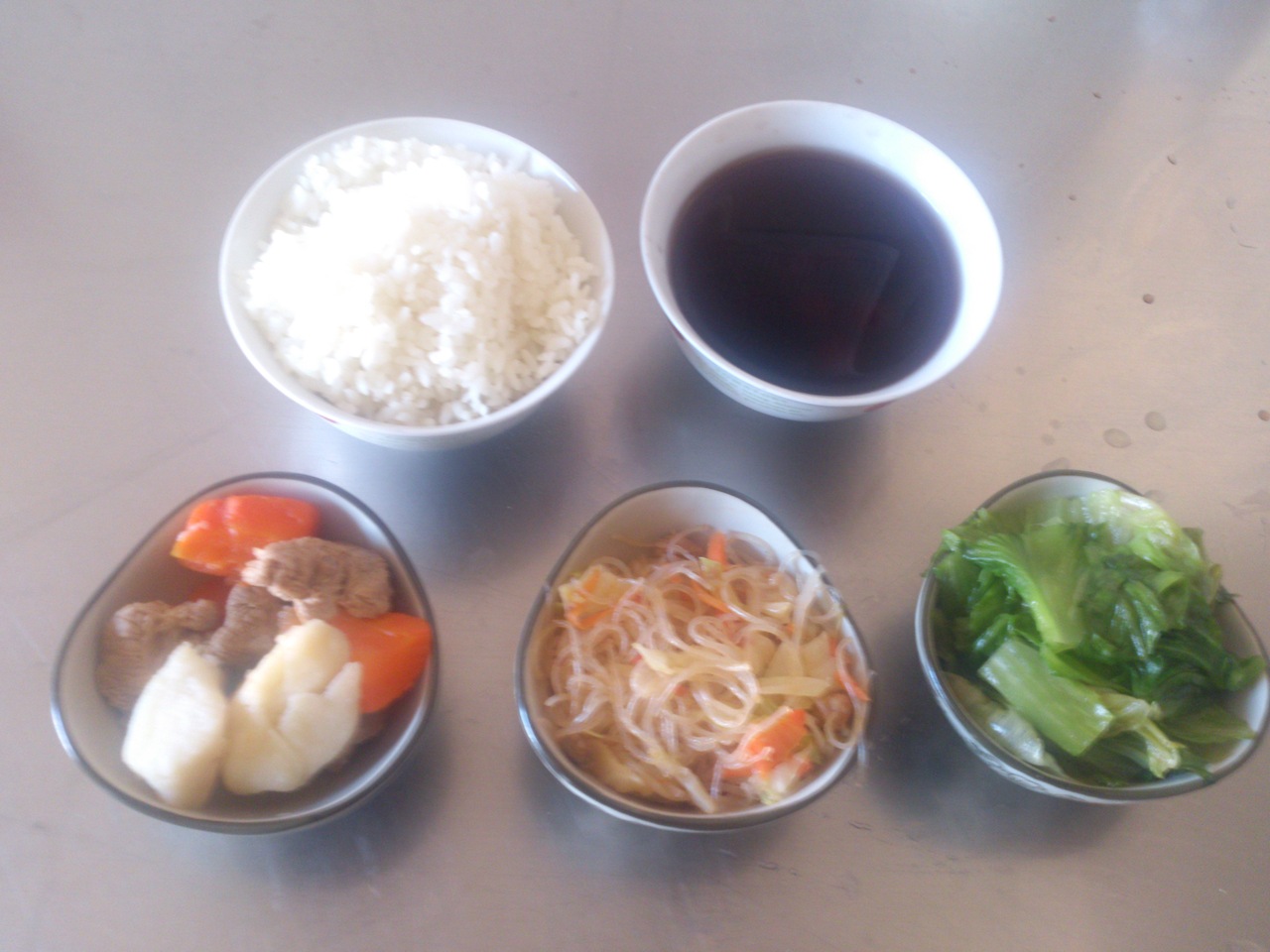 週五:白米飯.日式馬K燒肉.螞蟻上樹.炒大A菜.紫米湯圓